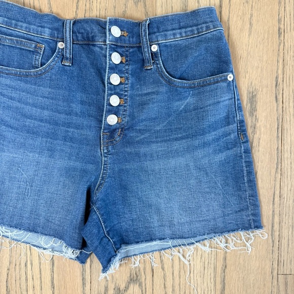 Madewell Women’s High Rise Button Front Denim Shorts Size 26 - Picture 3 of 9